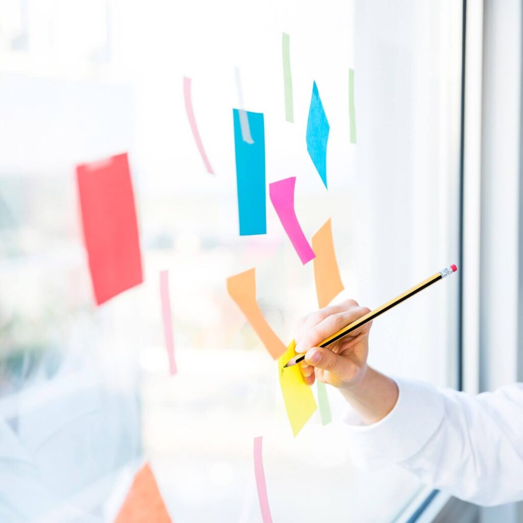 Vuoi scoprire come valutare e migliorare la tua strategia digitale? Esplora gli strumenti e le basi per un progetto di successo!